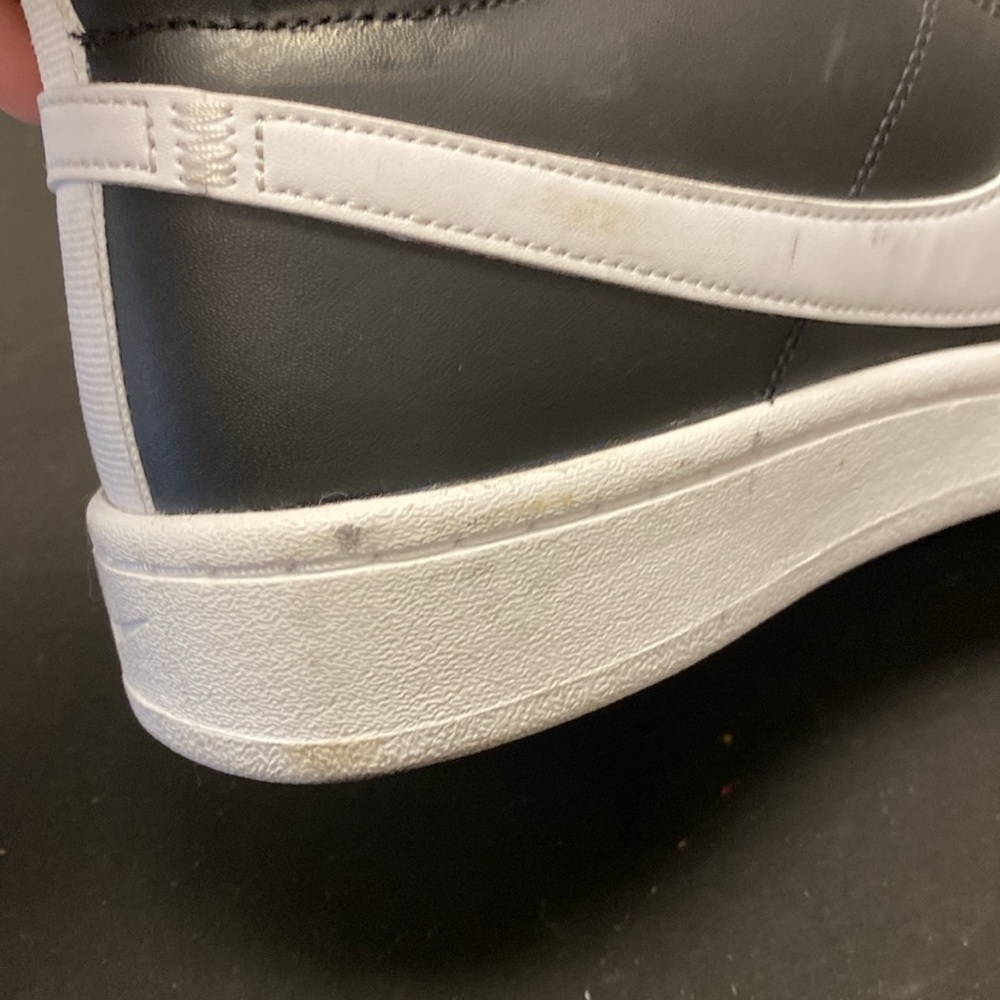 Nike Court Royale 2 - M10 ( A few smudges from storage ) - Picture 10 of 14